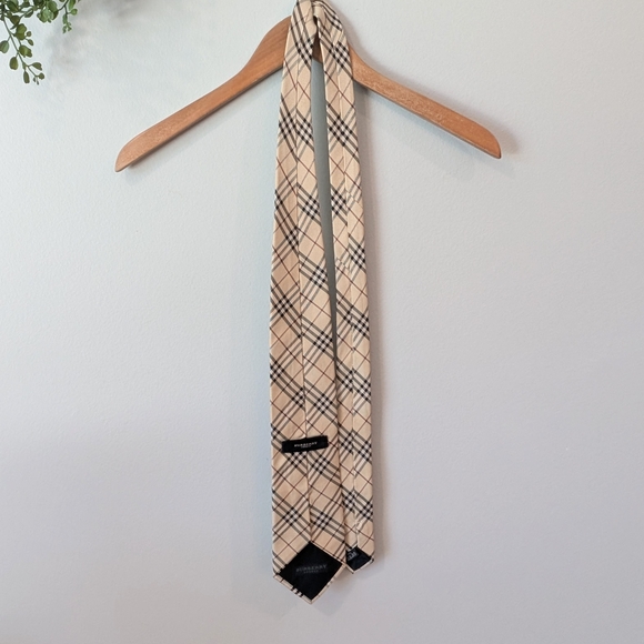 Burberry London Classic Plaid Mens Tie - Picture 9 of 10